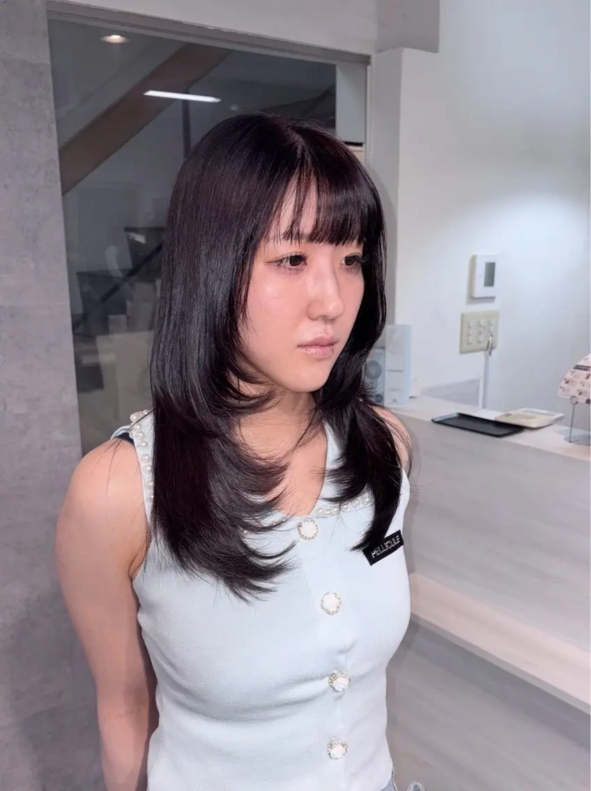 セミロング カラー 透明感カラー ディープラベンダー ラベンダーカラー レイヤーカット カット ヘアカラー トリートメント SHUKA🎀 韓国スタイル艶カラーのヘアスタイル