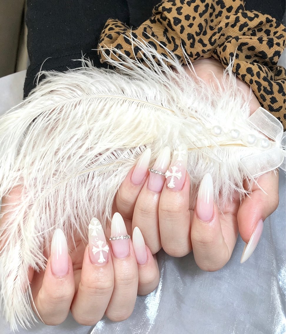 ネイル ハンドネイル Glow Minamiのネイルデザイン