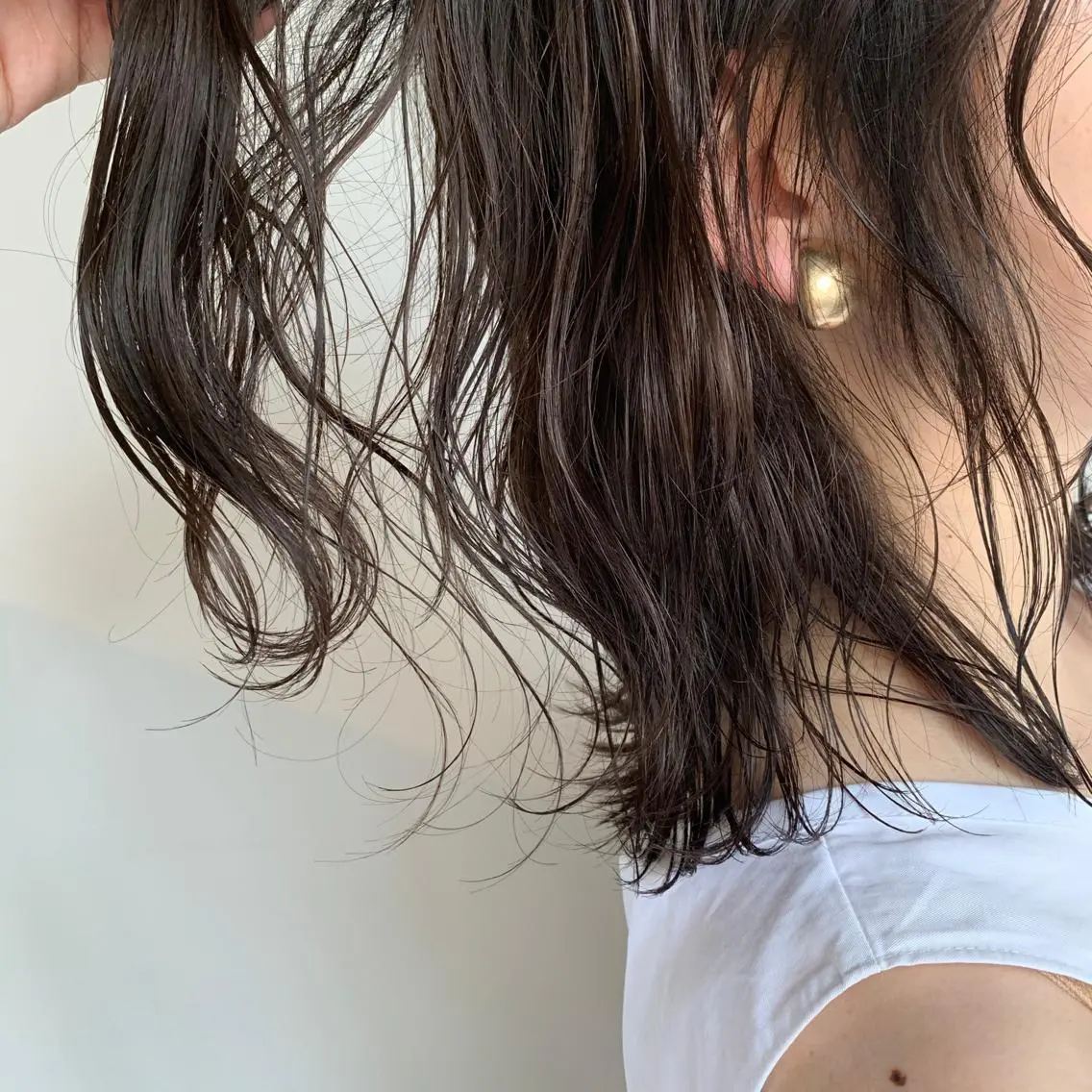 ミディアム カラー ダークグレー ダークグレージュ グレージュ メンズカットパーマ/ ブリーチ高柳将太のヘアスタイル