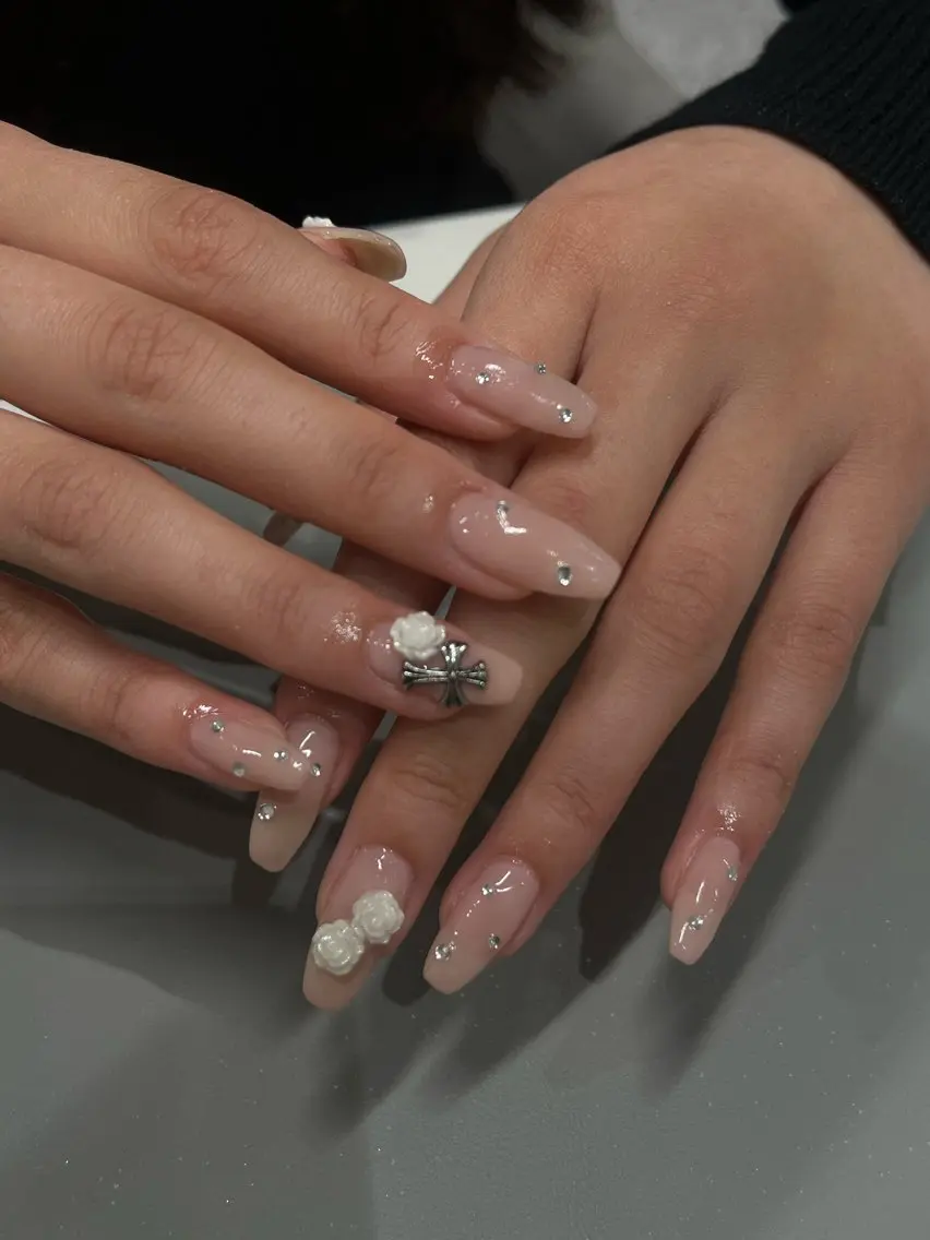 ネイル ハンドネイル 𝗮𝘆𝗮𝗸𝗮 📍新宿ネイリストのネイルデザイン