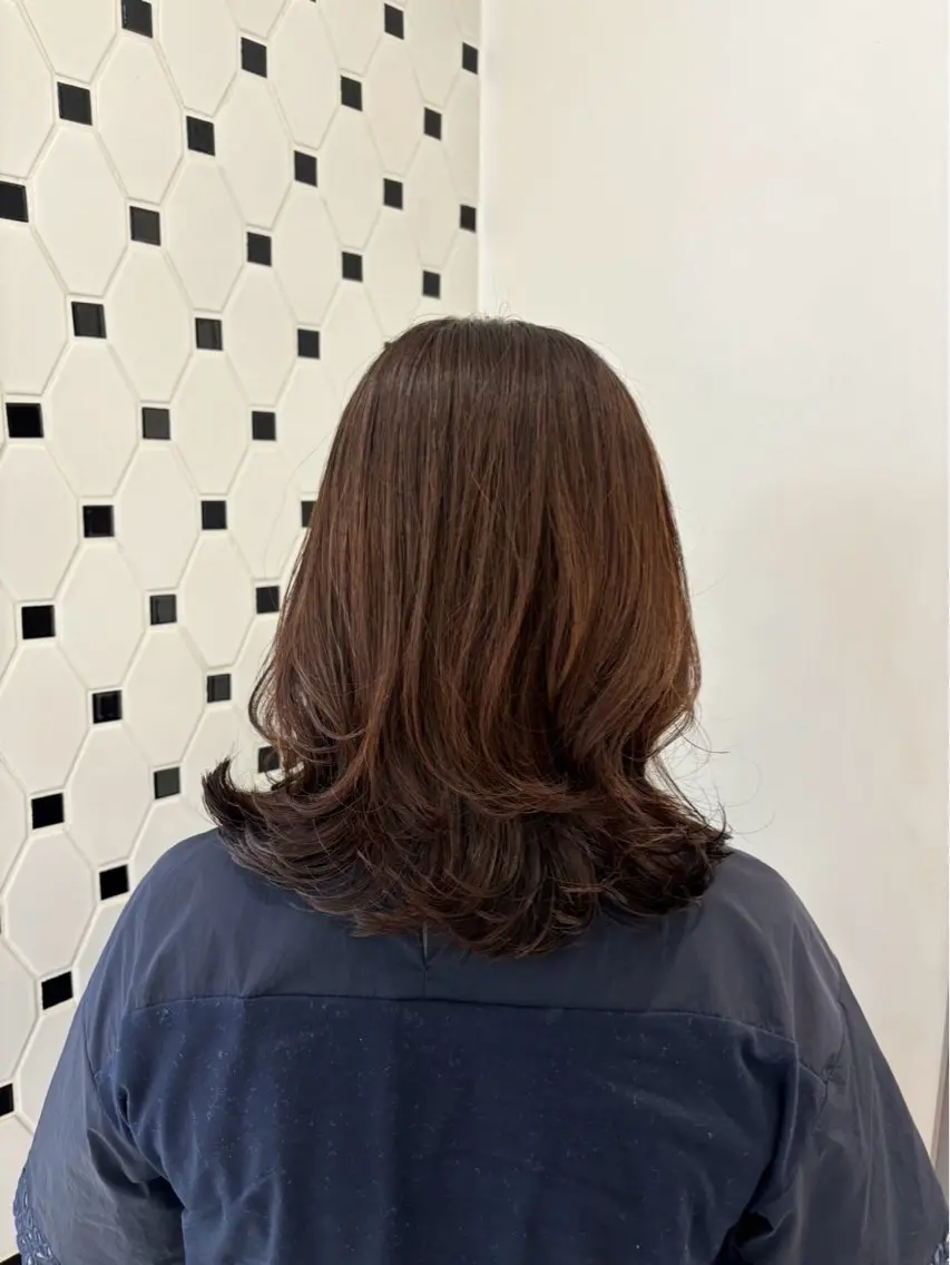 ミディアム パーマ カット パーマ コテ巻きパーマ💙 シノヤユイのヘアスタイル
