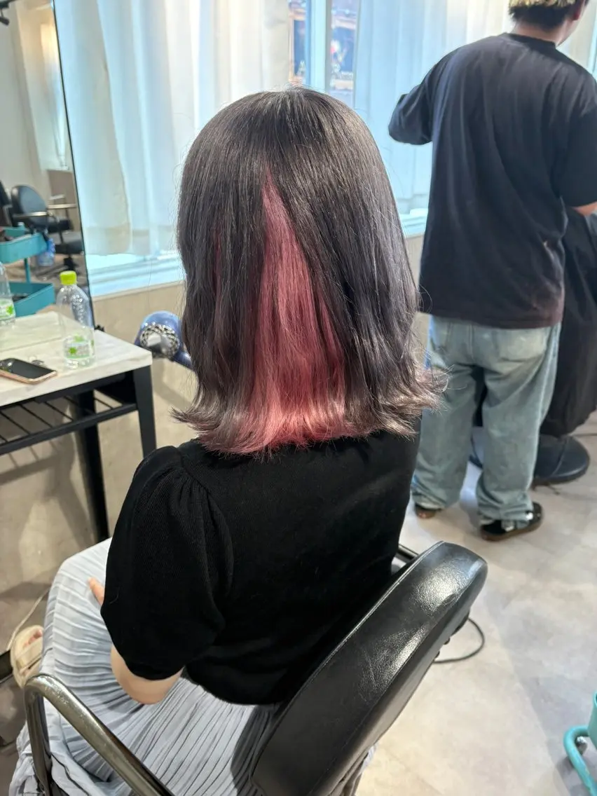 カラー グレージュ インナーカラー ピンクカラー ヘアカラー Seleneコウキ ブリーチ/ハイトーンのヘアスタイル