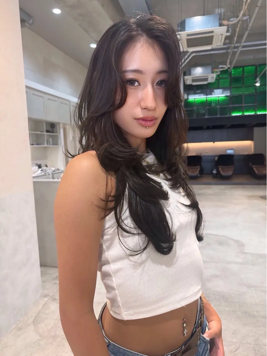 セミロング カット ヘアカラー トリートメント DEAN ISLA 海外風ヘアサロンのヘアスタイル