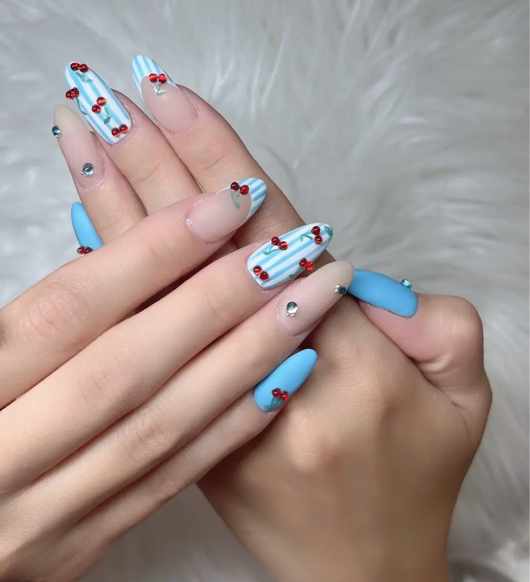 ネイル ハンドネイル YOLO NAILのネイルデザイン
