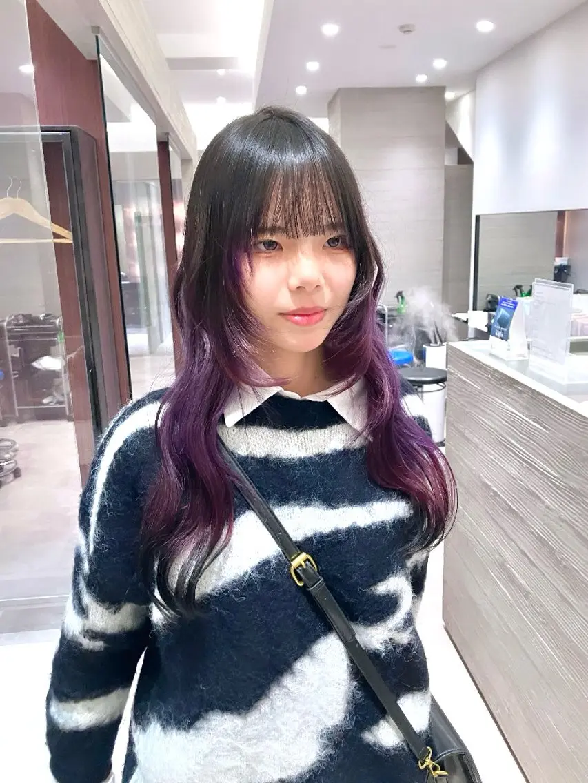 ロング カラー デザインカラー 狐カラー サキ🤍ハイトーン 🪩レイヤーカットのヘアスタイル