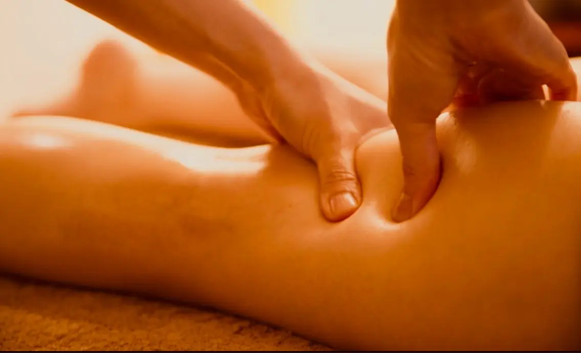 【立ち仕事・脳疲労スッキリ💤】脚〜足裏リンパ👣+炭酸ヘッド×デコルテ・首肩リンパ【60分】の写真
