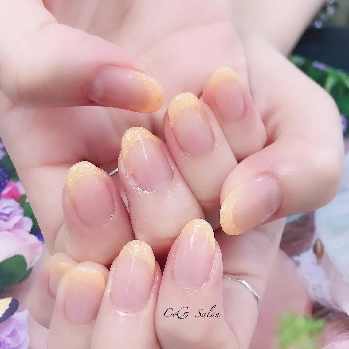 ネイル 長さ出し フレンチネイル ジェルネイル キラキラネイル ラメ(グリッター) CoCoSalon ネイル/まつ毛予約のネイルデザイン