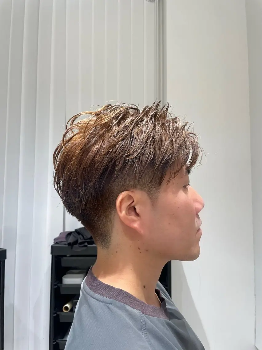 ショート カラー メンズ ブリ—チ🌈カラ— 🌀パ—マ🌿ちえのヘアスタイル