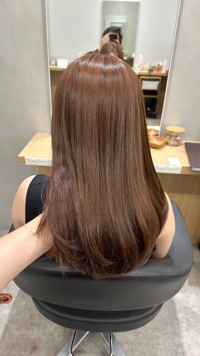 ミディアム カラー ベージュカラー ブリーチ ラベンダーカラー ラベンダーベージュ ブリーチなしカラー カット ヘアカラー 巻ける髪質改善🫧ハ イライト/永田汰伊智のヘアスタイル