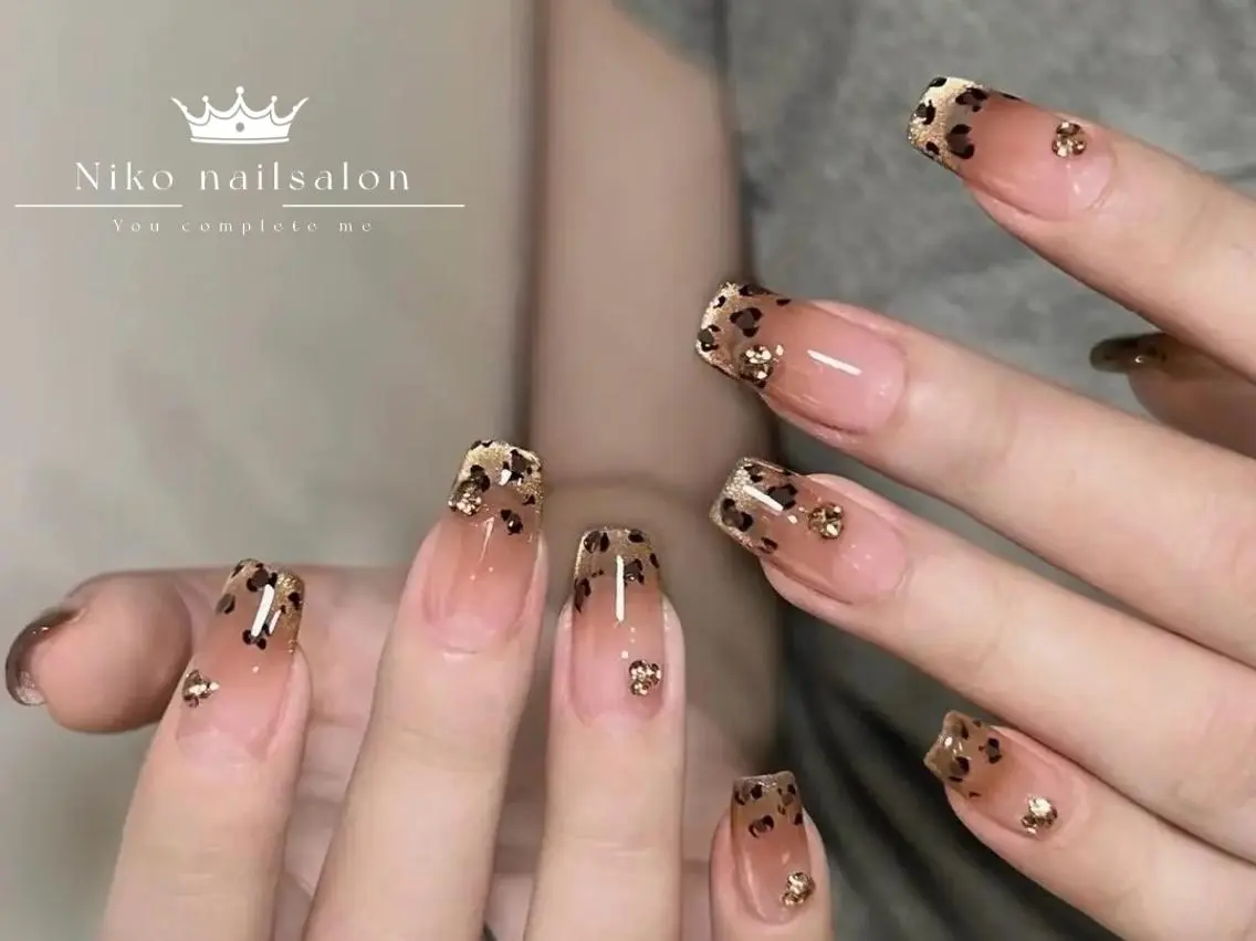 ネイル 長さ出し フットネイル フレンチネイル ジェルネイル ガラスフレンチ Nikoネイルサロン 本八幡店のネイルデザイン
