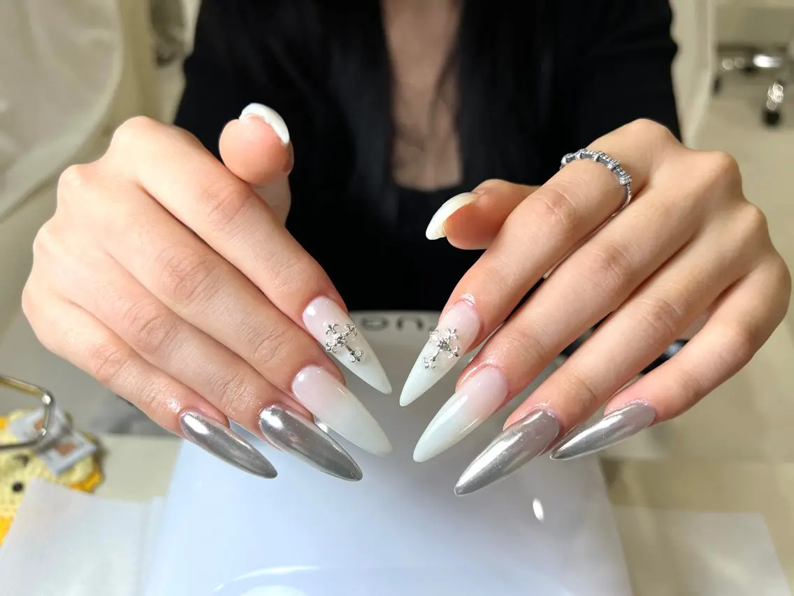 ネイル ボルドー ブラウン チークネイル ドット フットネイル ハンドネイル VAN NAIL 海老名展のネイルデザイン