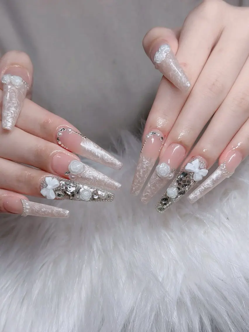 ネイル フレンチネイル ジェルネイル ガラスフレンチ ハロウィン ハート ハンドネイル H.baby Nail Salonのネイルデザイン