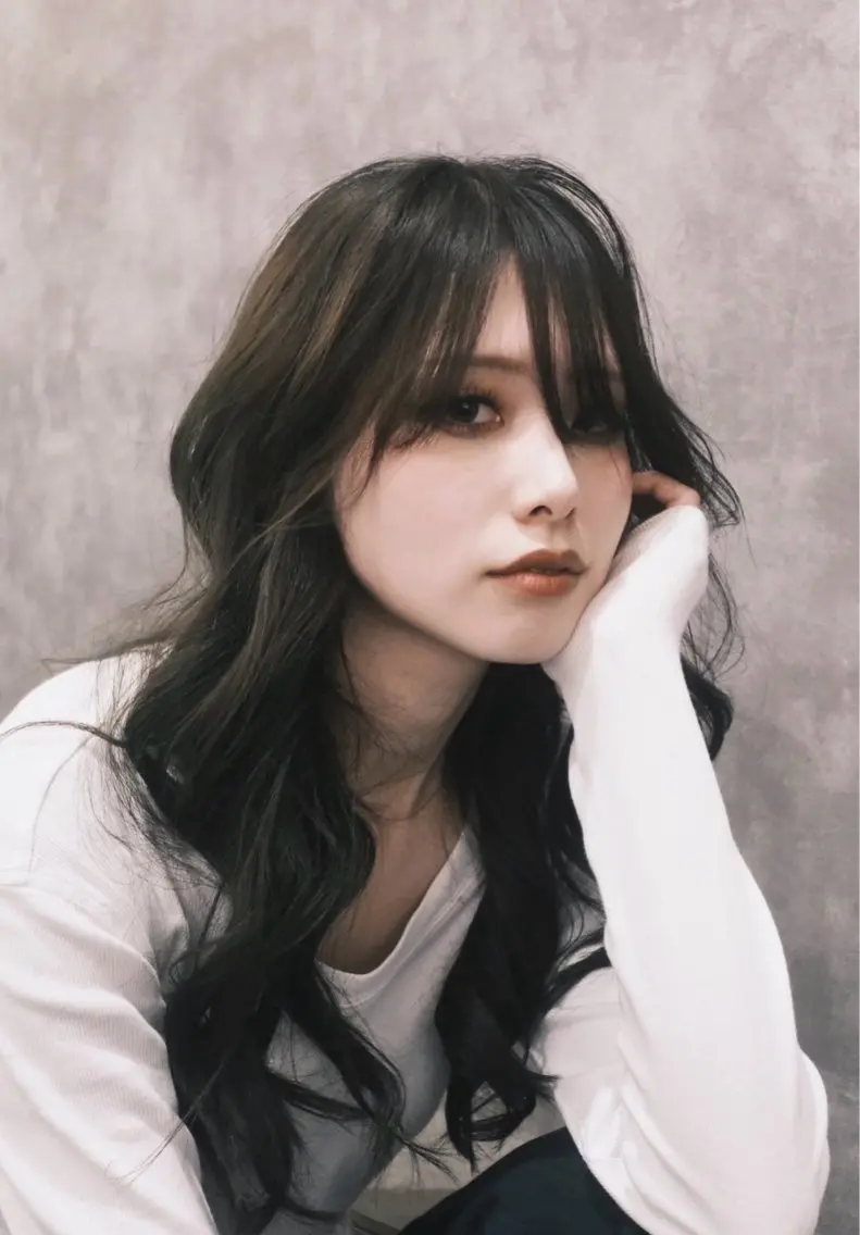 ロング カラー ヘアアレンジ 平丸 じんのヘアスタイル