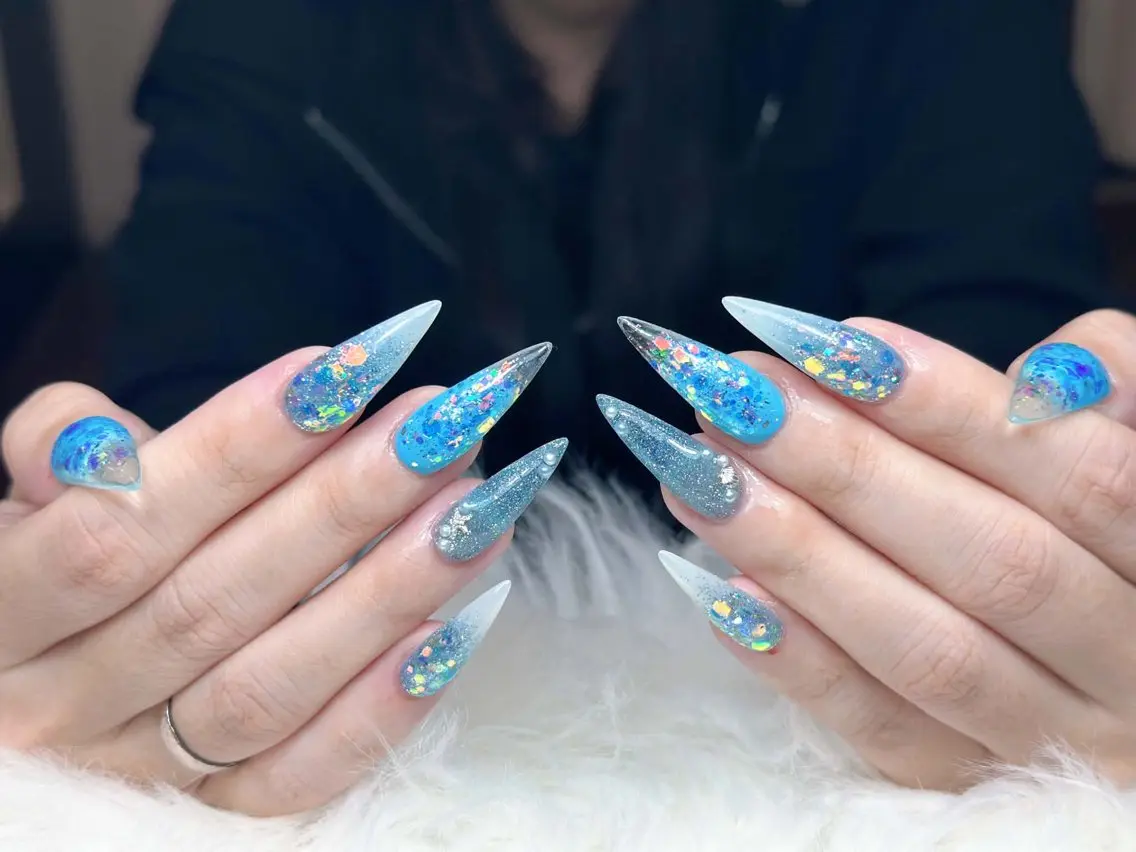 ネイル チークネイル ドット フレンチネイル グラデーション 韓国ネイル ハンドネイル Lisa Nail Salonのネイルデザイン