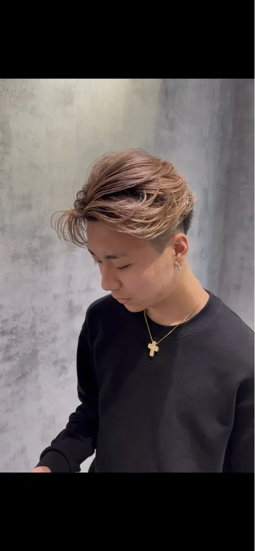 カラー メンズ 粕川 空大のヘアスタイル
