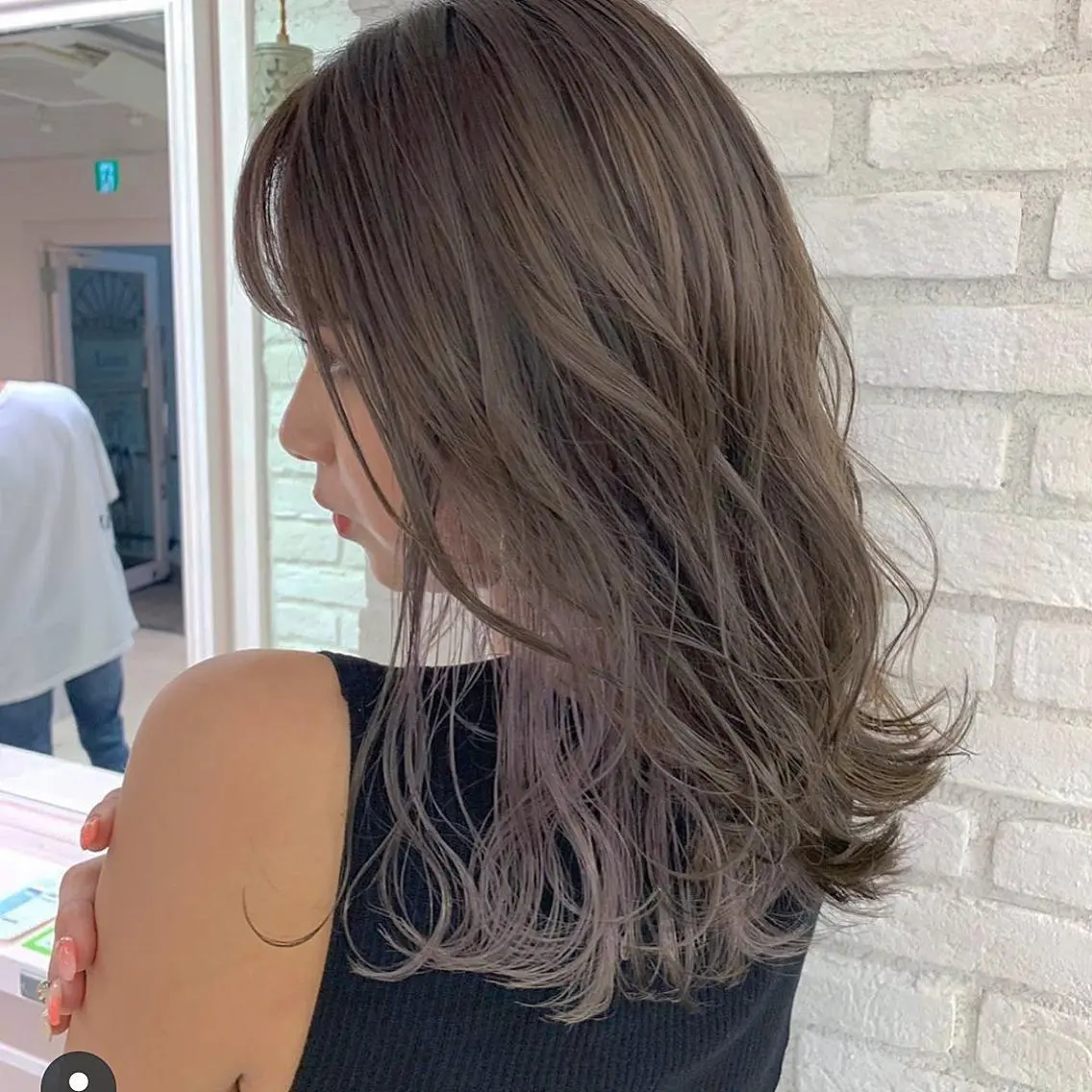セミロング カラー レイヤー🇰🇷小顔 見せ顔周り💕トモミのヘアスタイル