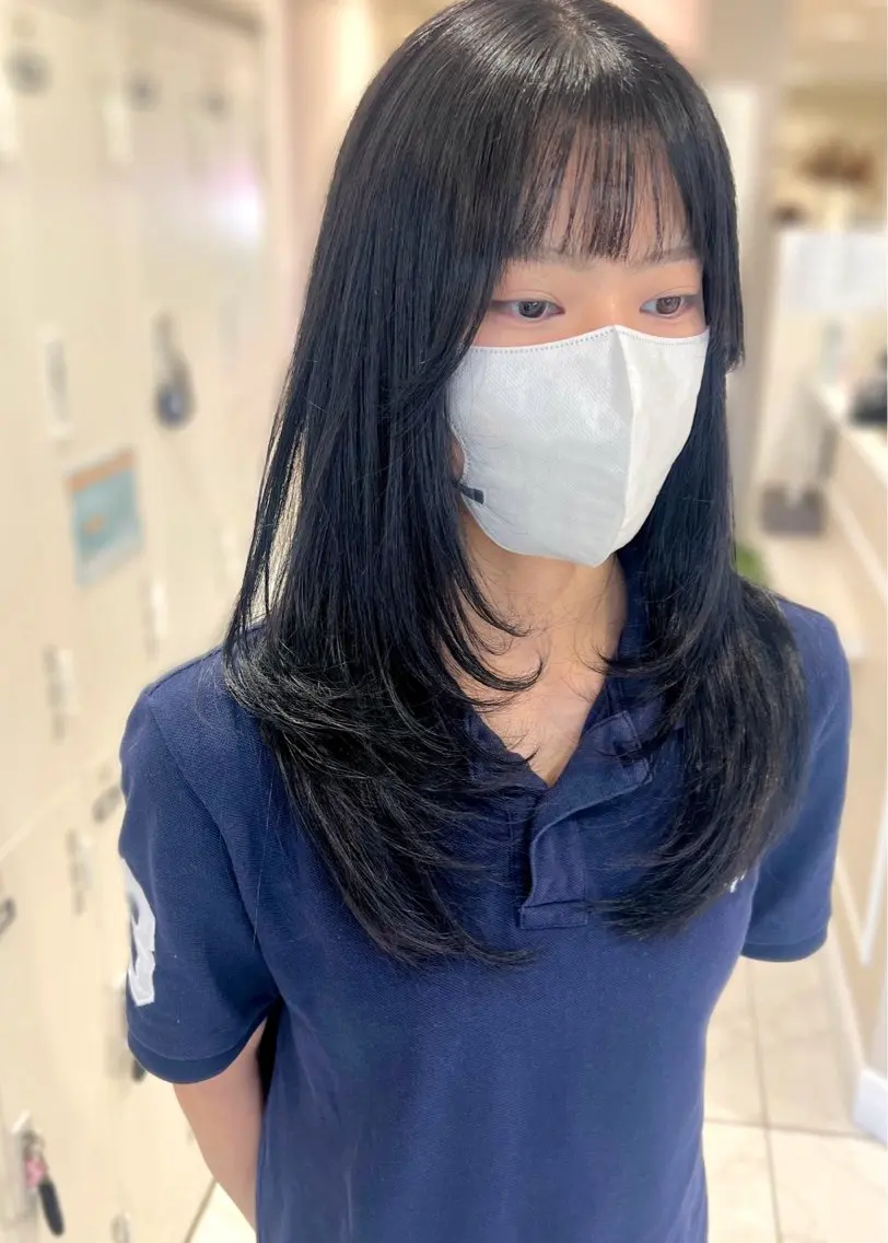 ロング カラー 黒髪 ブルーカラー ブルーブラック 学生 レイヤーカット カット ヘアカラー トリートメント 韓国レイヤー🇰🇷 /縮毛矯正/高島奈緒のヘアスタイル
