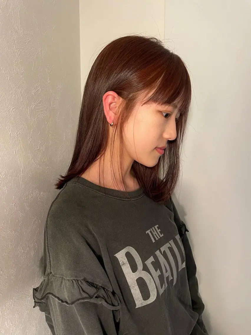 セミロング ハイトーンカラー🧺 mahoroのヘアスタイル