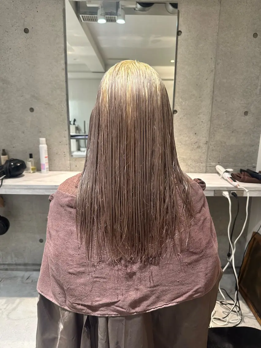 ロング ニュアンスカラー/ amikaのヘアスタイル