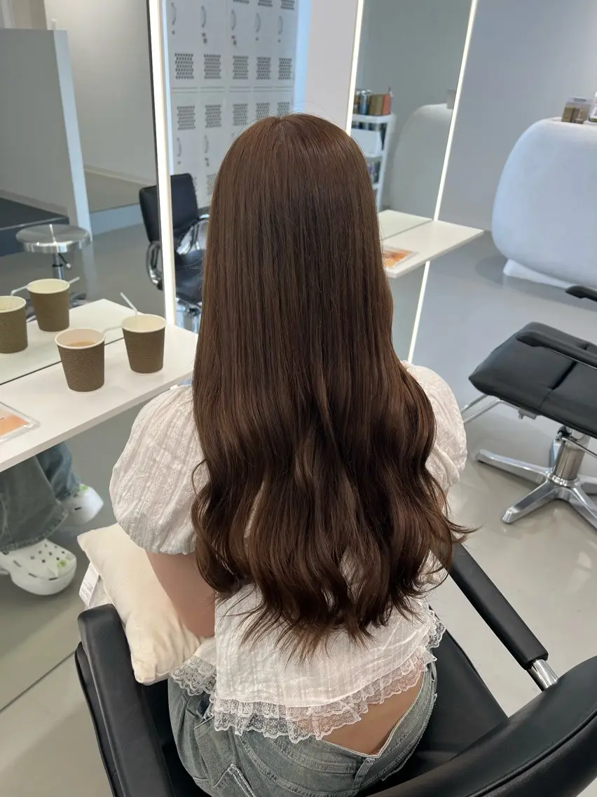 セミロング ヘアカラー VISION 巻幡野花のヘアスタイル
