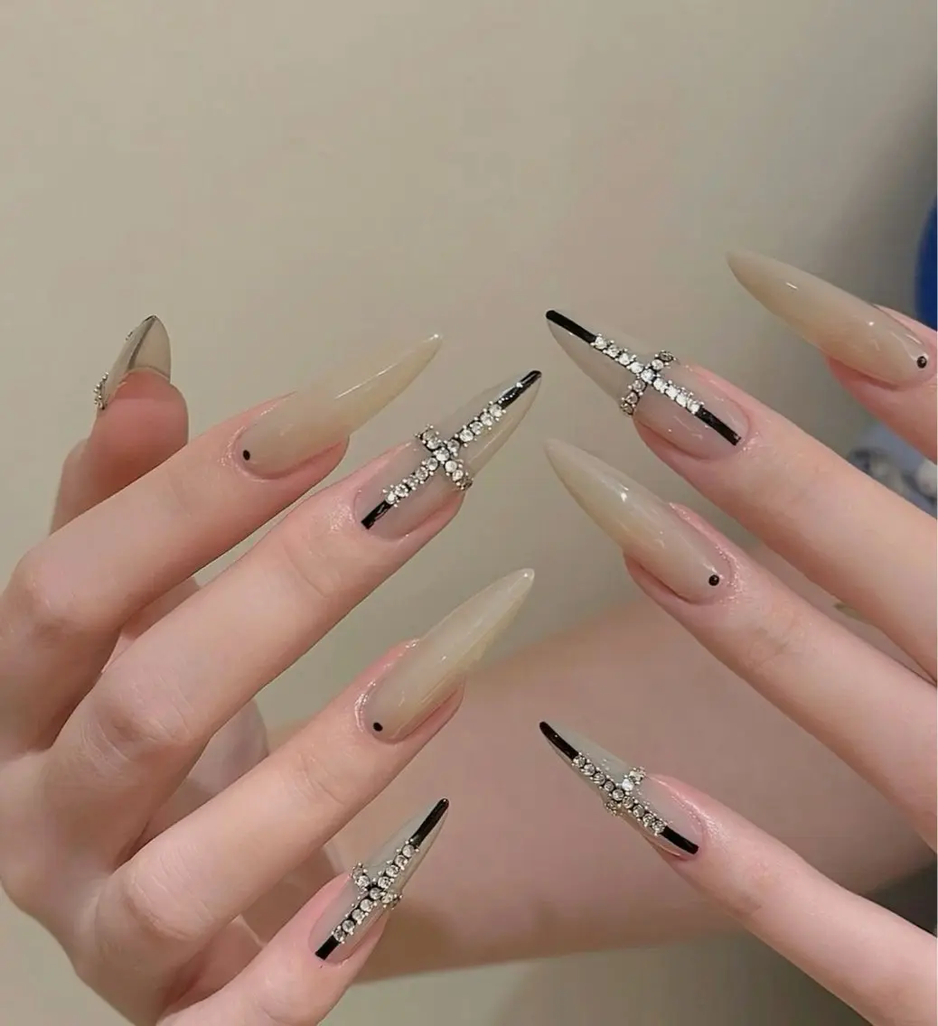 ネイル キラキラネイル 韓国ネイル ロングネイル ワンホンネイル ハンドネイル Josie nail salonのネイルデザイン