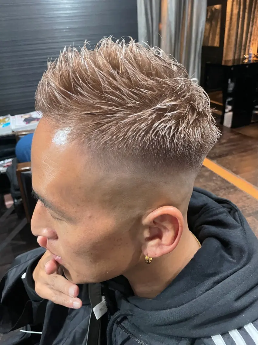 ショート カラー ベージュカラー ブリーチ カット ヘアカラー 山本 雅由のヘアスタイル