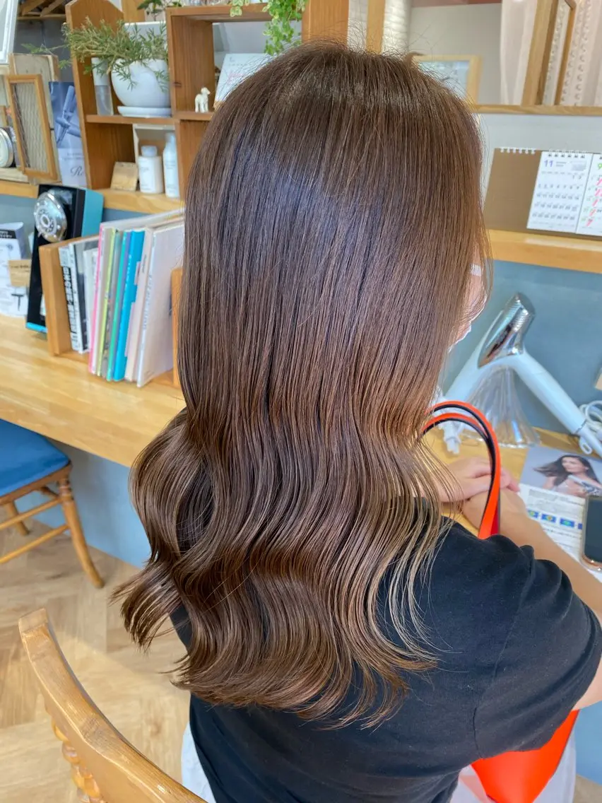 ロング ハイライト カット ヘアカラー トリートメント merc.🪸🫧 土居春菜のヘアスタイル