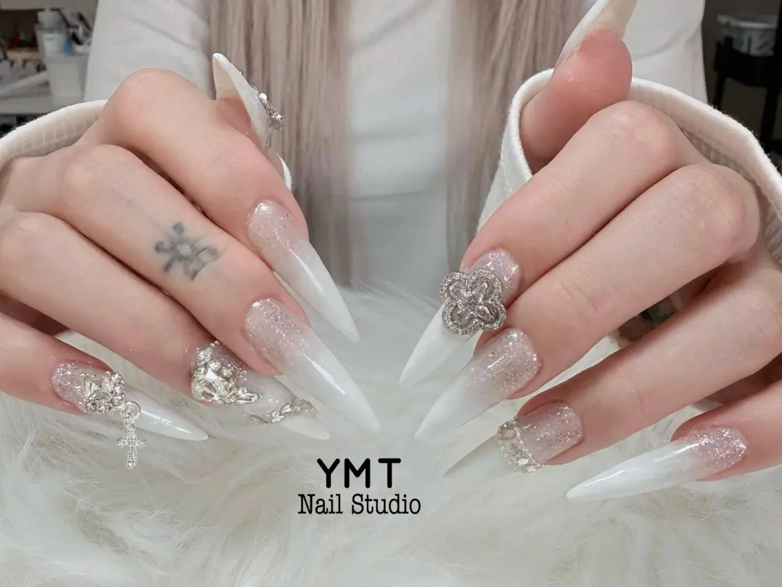 ネイル 長さ出し フットネイル ジェルネイル 韓国ネイル マグネットネイル ハンドネイル YMT NailStudioのネイルデザイン