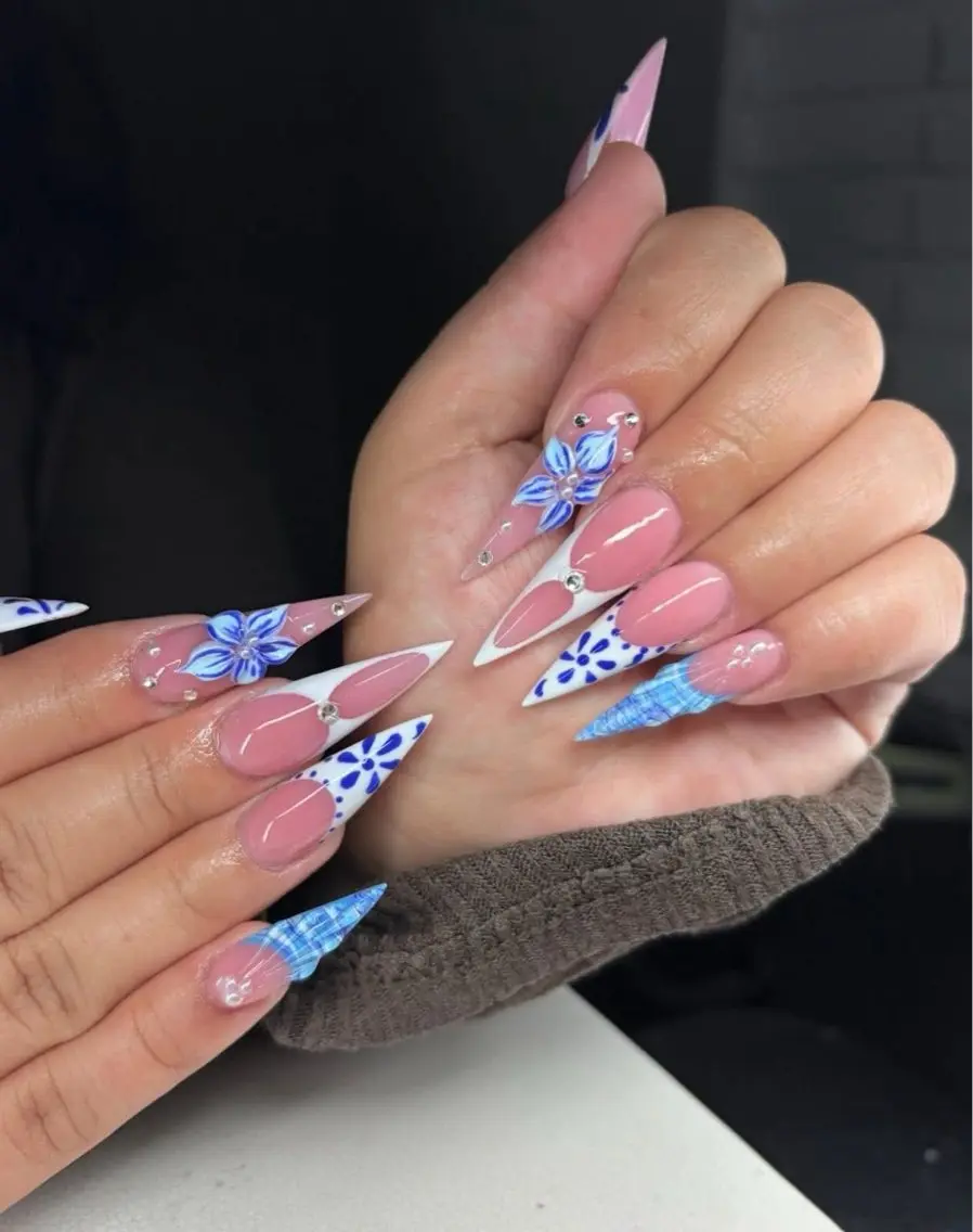 ネイル ボルドー チークネイル 長さ出し フレンチネイル ジェルネイル ハンドネイル VANI Belle Nailのネイルデザイン