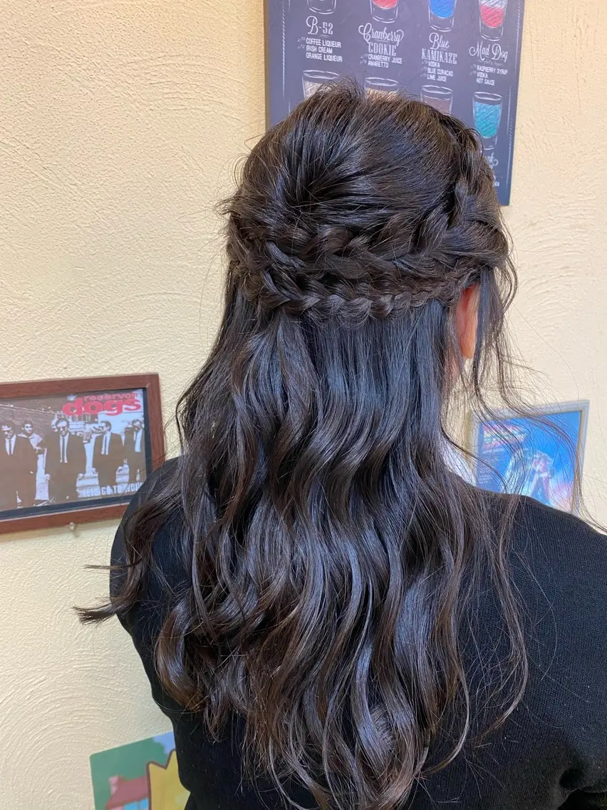 イベントやお呼ばれにサクッと可愛くヘアセット♪の写真