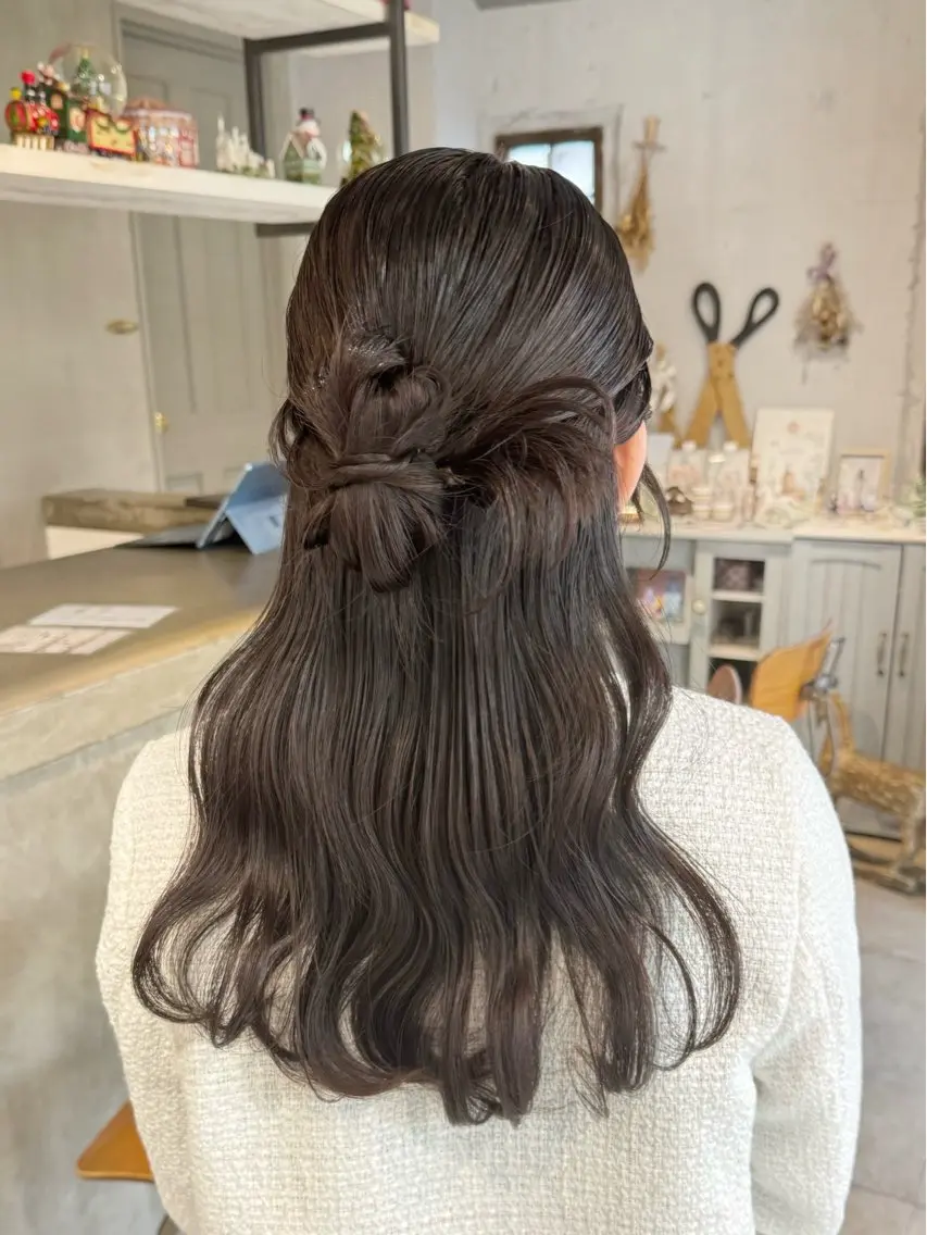 ヘアアレンジ ハーフアップ 結婚式・ブライダル カット ヘアカラー トリートメント ヘアセット 🫧札幌ブリーチなし 透明感カラーゆん🫧のヘアスタイル