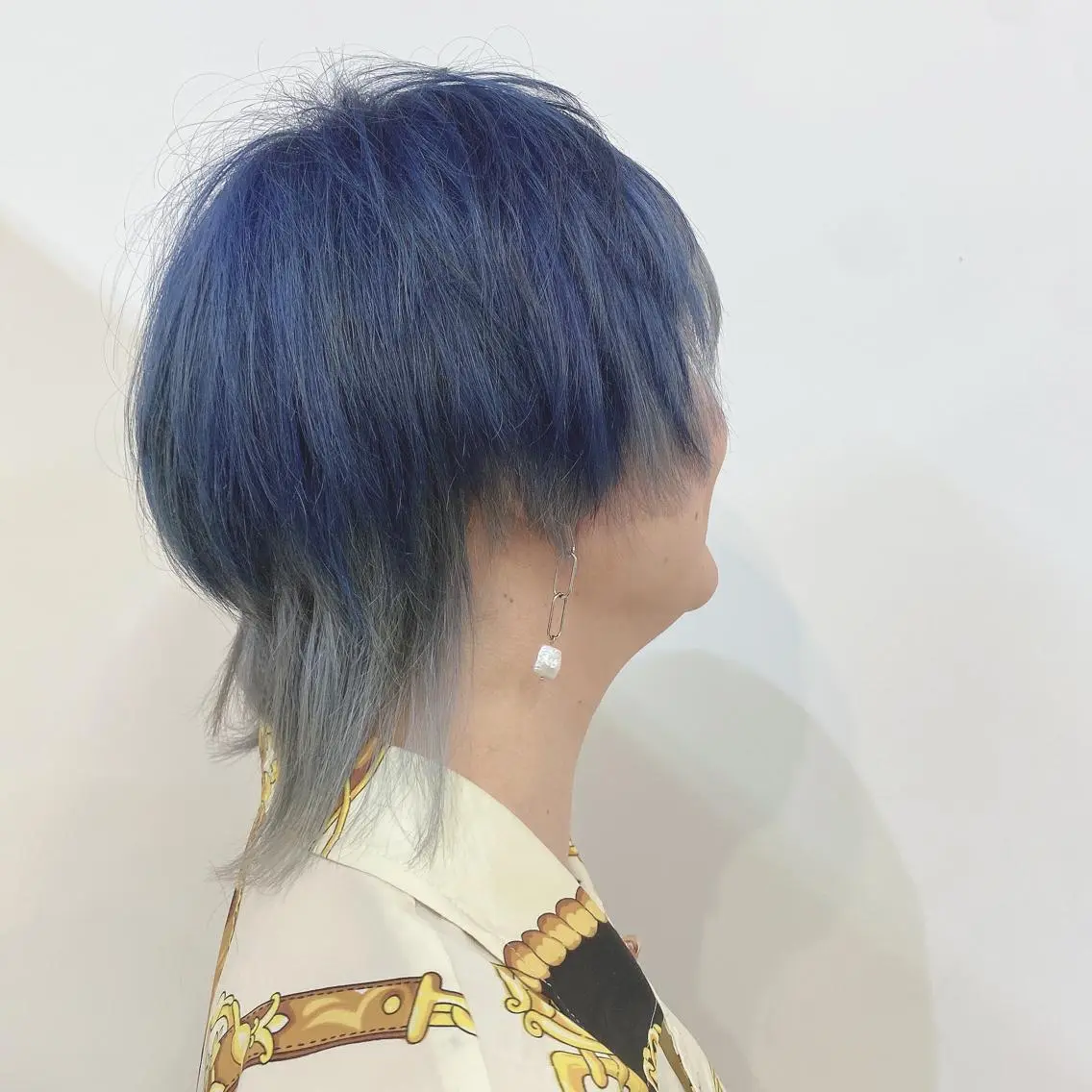 カラー ブリーチ ブルーカラー デザインカラー シルバー BRAS ナカガワのヘアスタイル