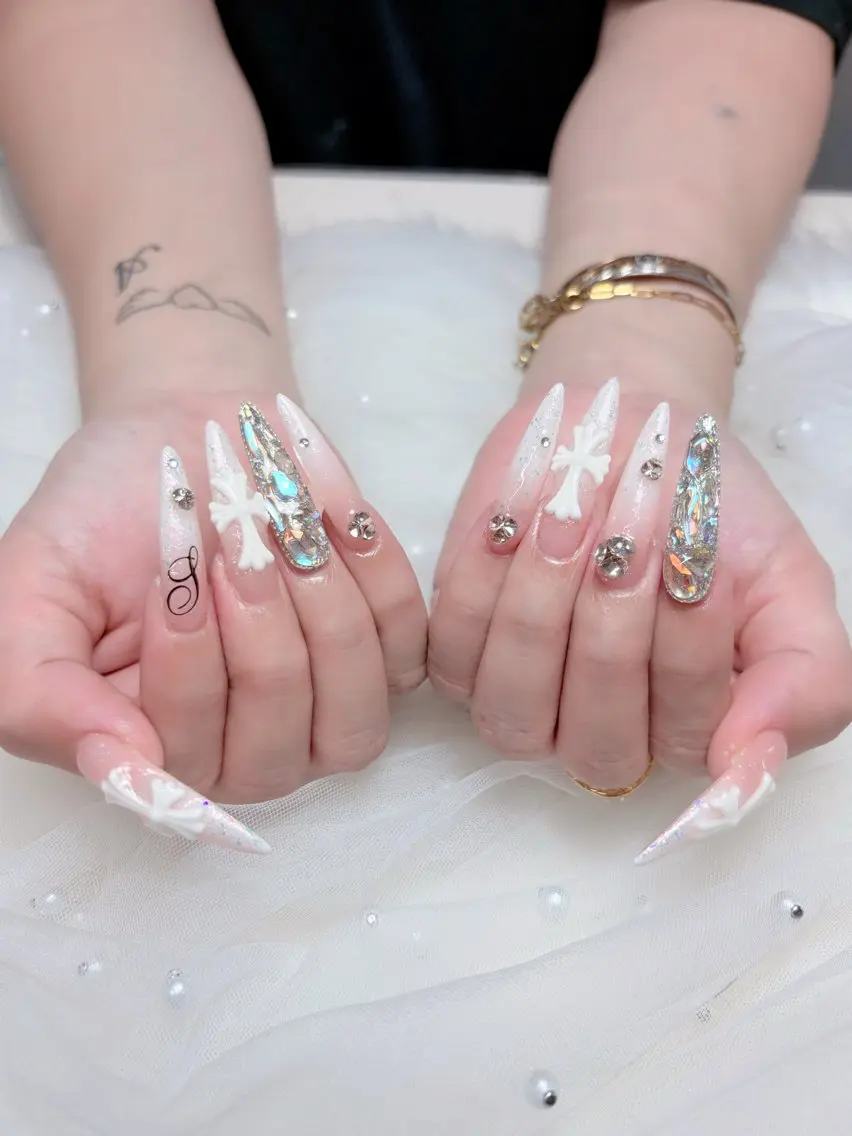 ネイル 韓国ネイル マグネットネイル 持ち込み ニュアンスネイル シンプルネイル ハンドネイル Huyn Nail Shinjyukuのネイルデザイン