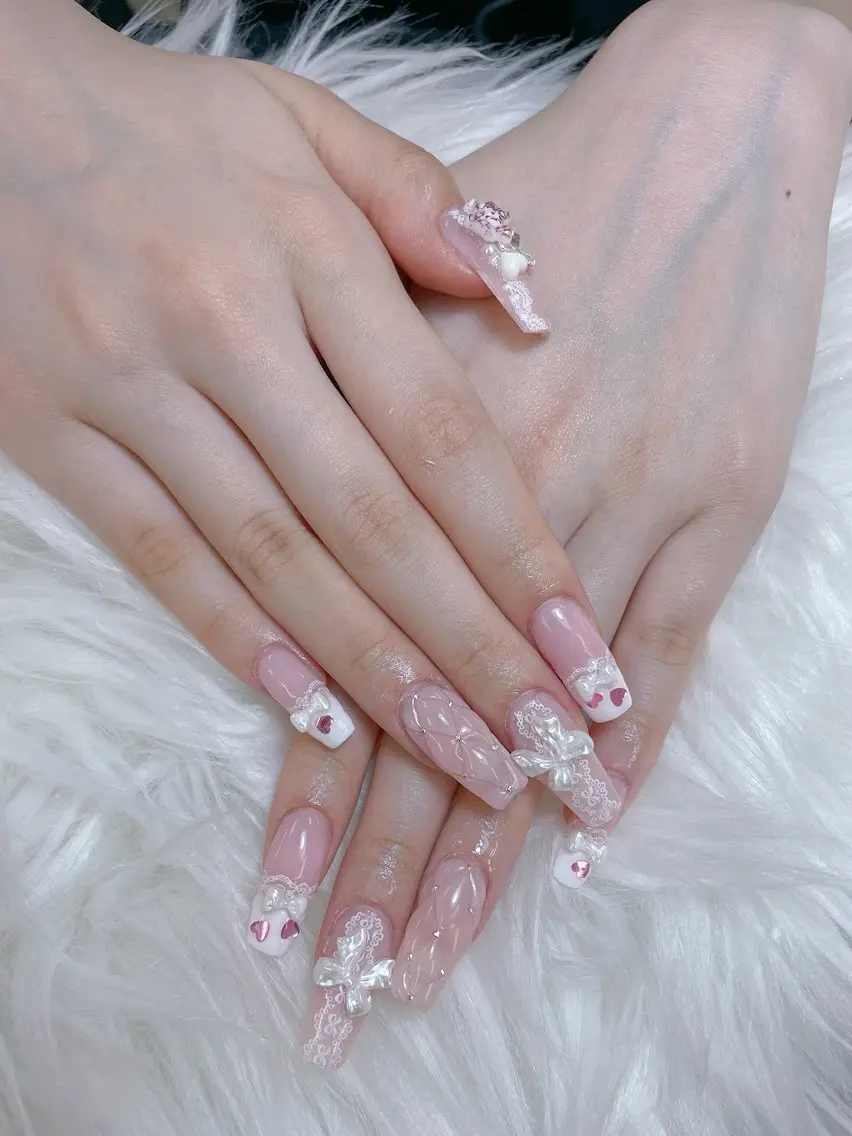 ネイル フレンチネイル ジェルネイル 韓国ネイル マグネットネイル ネイルチップ Rin Nail 新大久保店のネイルデザイン