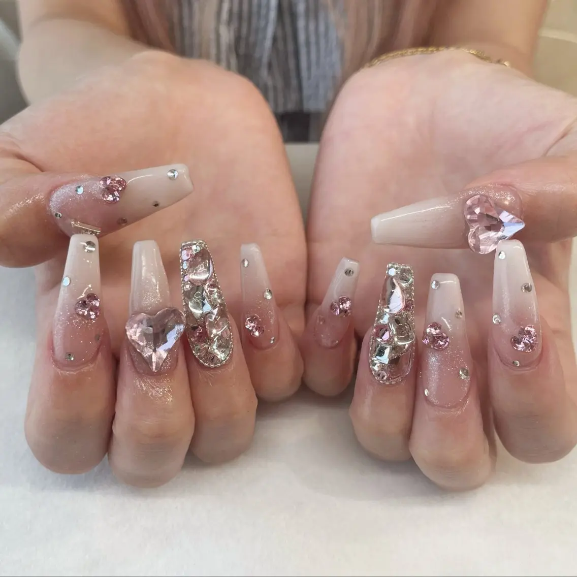 ネイル ハンドネイル 💎🐰 saki. m 🐰💎のネイルデザイン