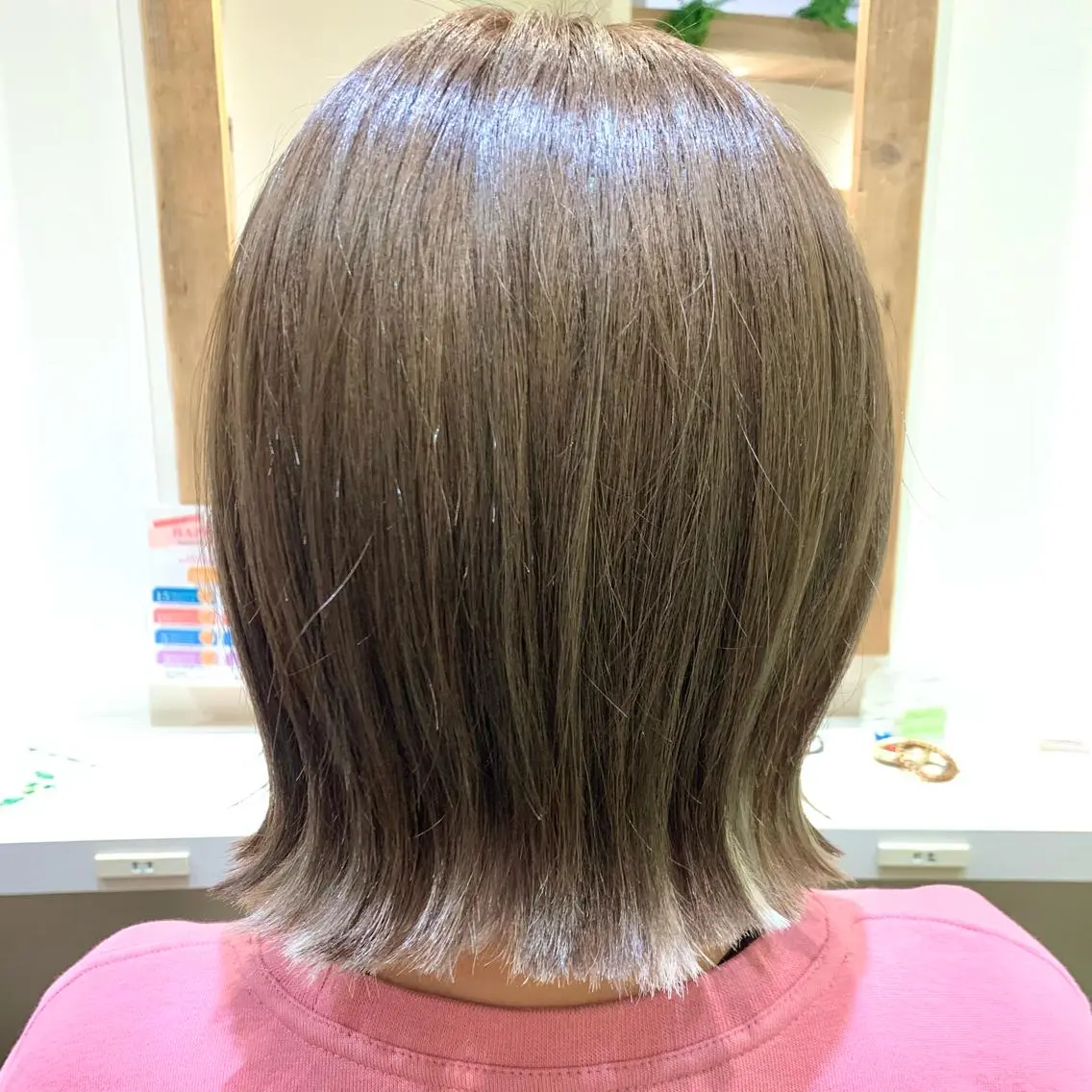 ショート カラー 切りっぱなしボブ インナーカラー ボブ カット ヘアカラー ショート×カラー 🦊堀米早紀【荻窪】のマツエク・マツパデザイン