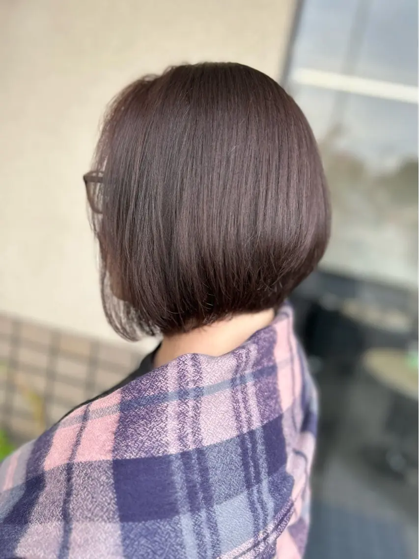 ショート カラー 前下がりボブ アッシュ ボブ 沢田 瞳のヘアスタイル