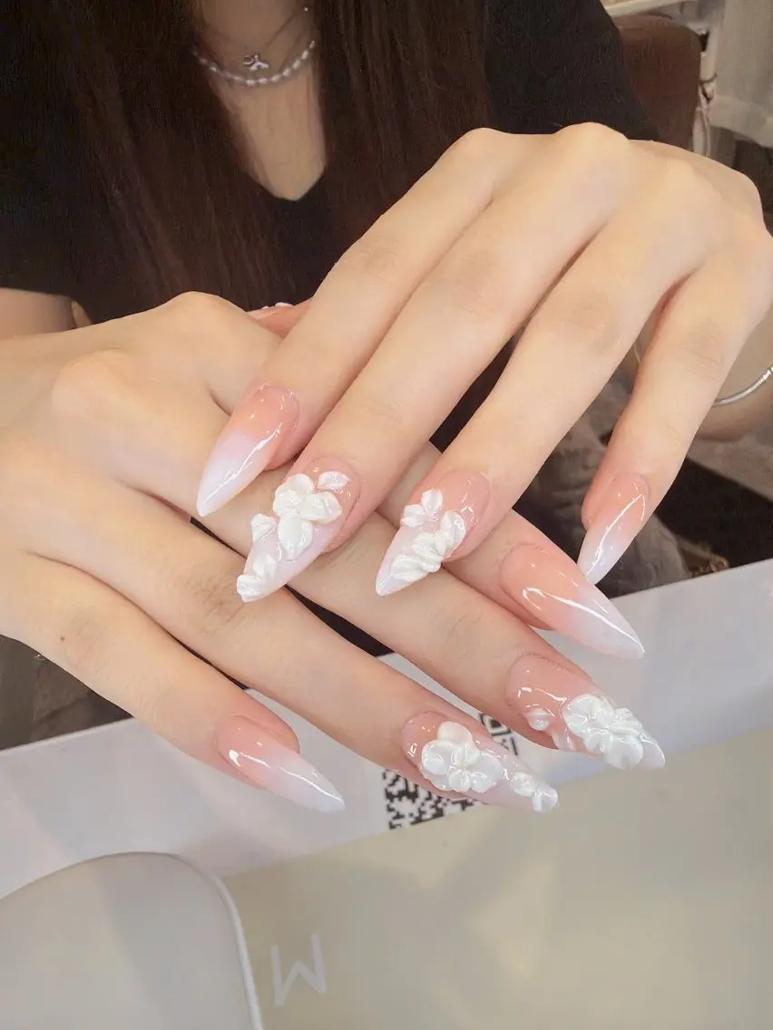 ネイル クリアネイル 長さ出し フラワーネイル グラデーション 韓国ネイル ハンドネイル ハンドケア Min nail サロン渋谷のネイルデザイン