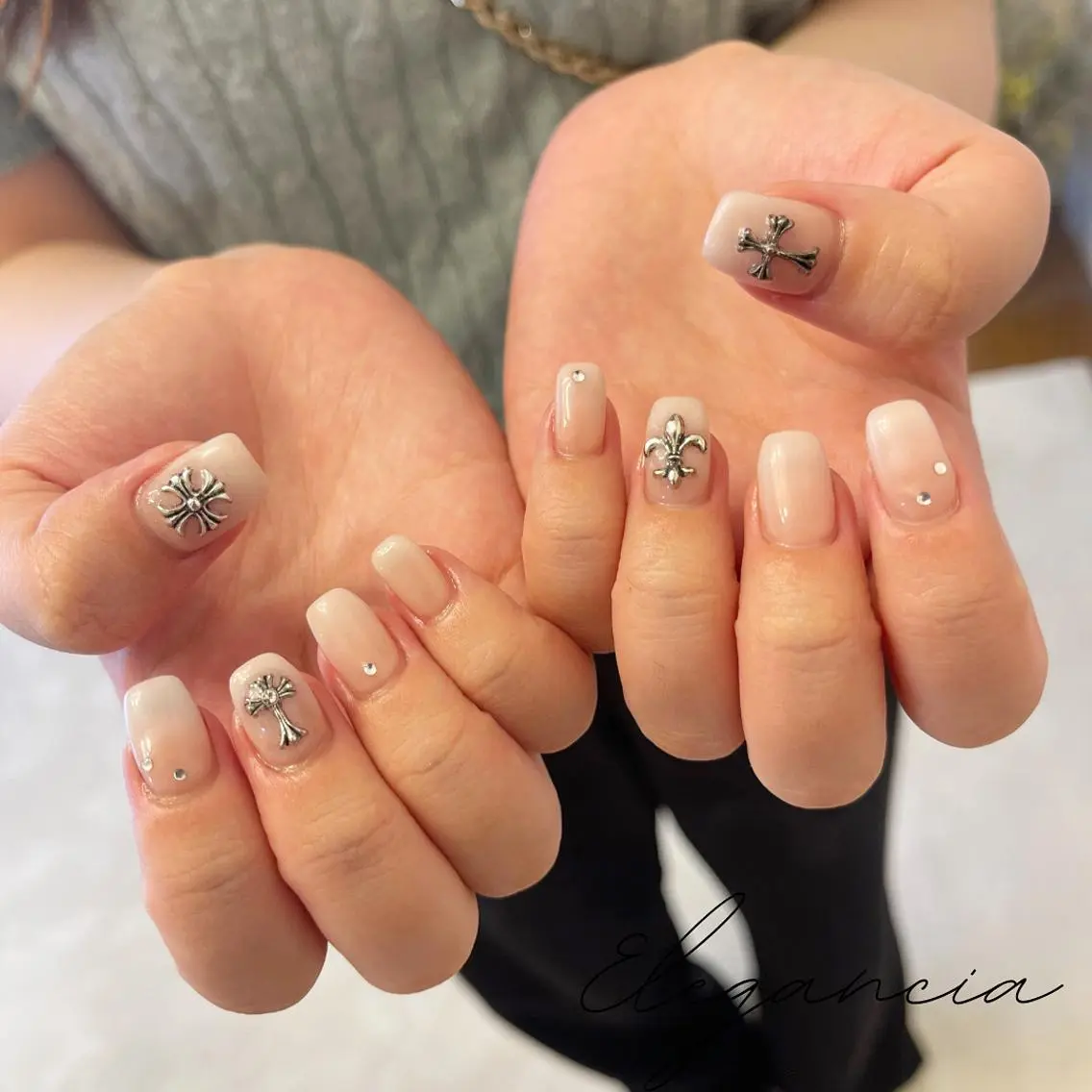 カラー ネイル ハンドネイル Elegancia. Hiromiのネイルデザイン