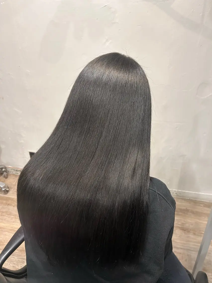 セミロング 髪質改善 縮毛矯正 ヨシタニ ヒナタのヘアスタイル