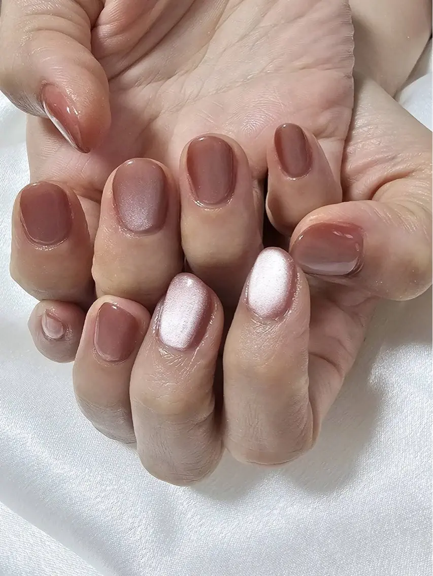 ネイル オーロラネイル フットネイル フレンチネイル ジェルネイル マグネットネイル ハンドネイル mogunail &blowのネイルデザイン