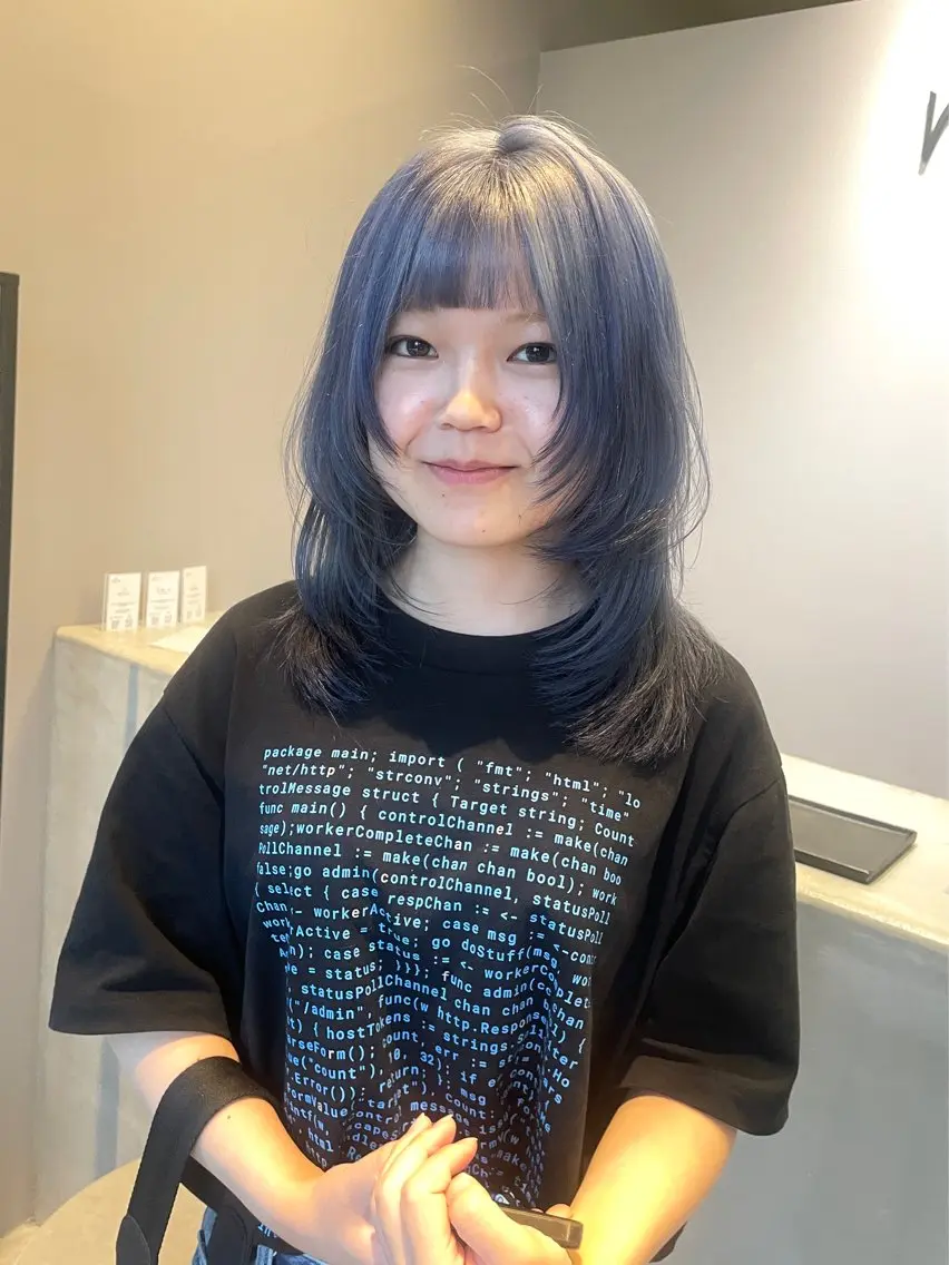 ミディアム カラー ブルーカラー REINA /nёn/女性限定のヘアスタイル