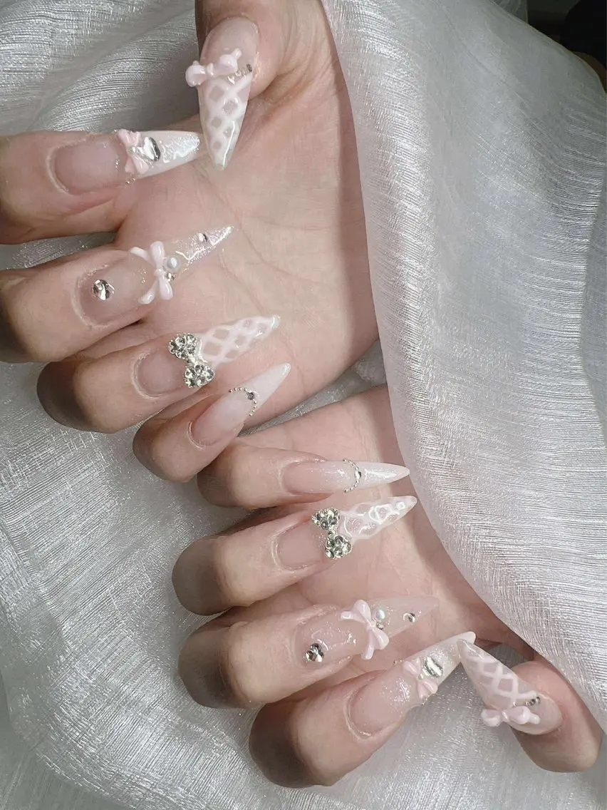 ネイル ハンドネイル Lee Nailsのネイルデザイン