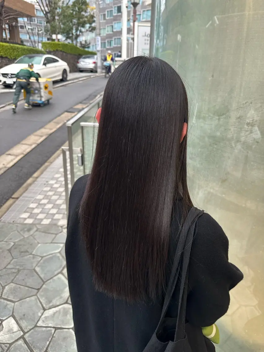 セミロング カラー 美髪特化✨ 伊織✨縮毛矯正✨のヘアスタイル