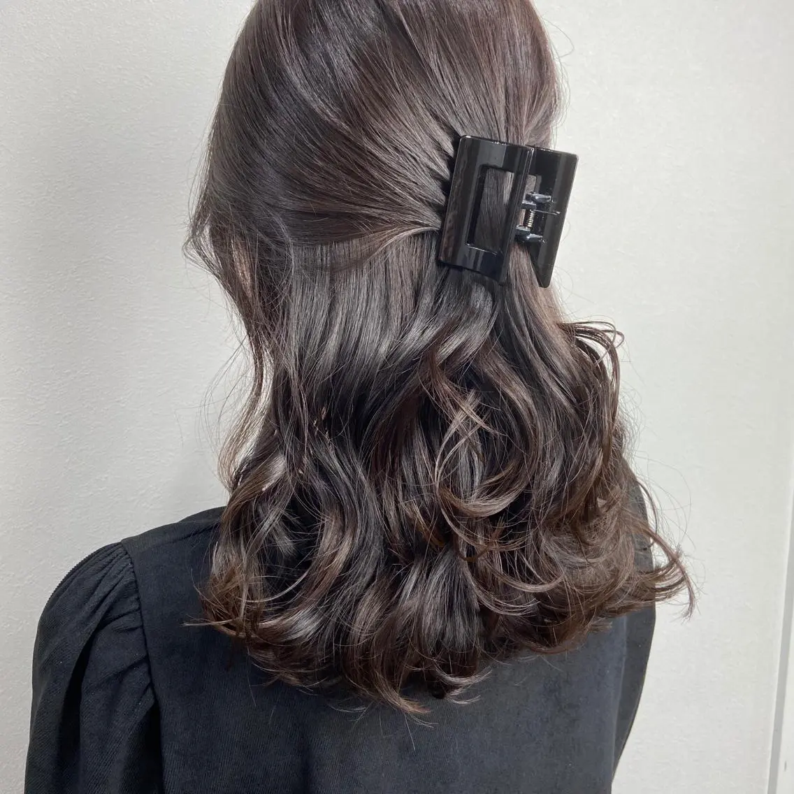 ロング カラー ヘアアレンジ ベージュカラー ラベンダーカラー ラベンダーベージュ Trip大名 AZUのヘアスタイル