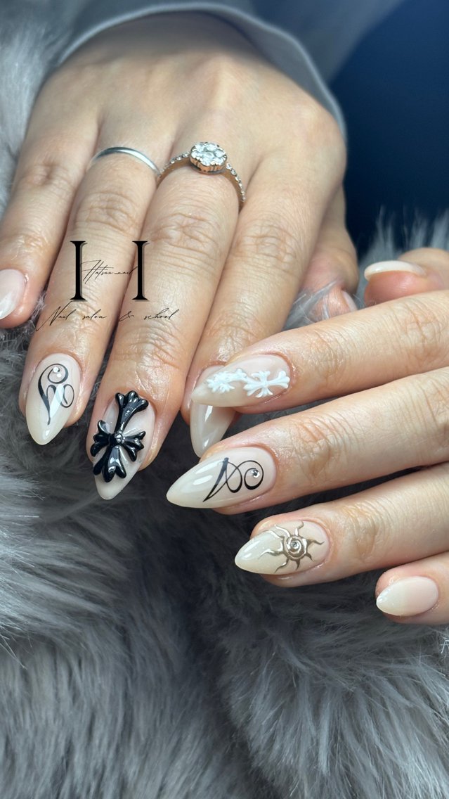 ネイル HatsuuNail salonアリスのネイルデザイン