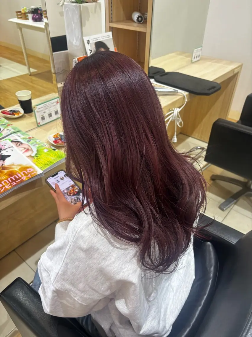 ロング ヘアカラー 松岡 ひなののヘアスタイル
