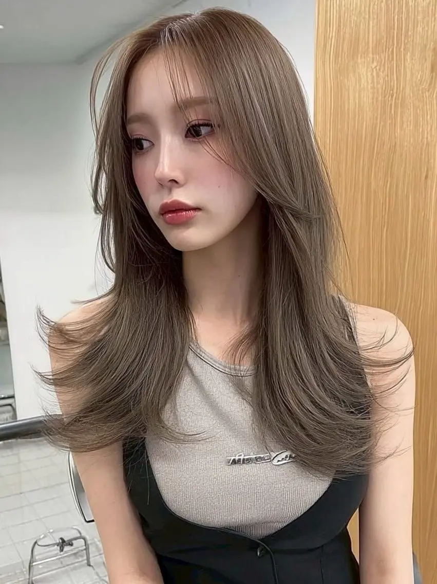 ロング カラー 鍋島 美華のヘアスタイル