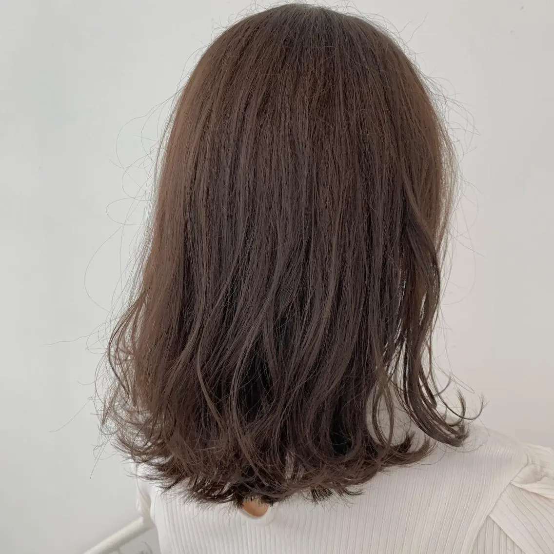 ロング カラー ベージュカラー ブリーチ イヤリングカラー イルミナカラー インナーカラー マンツーマン×半個室 まちだきょうすけのヘアスタイル