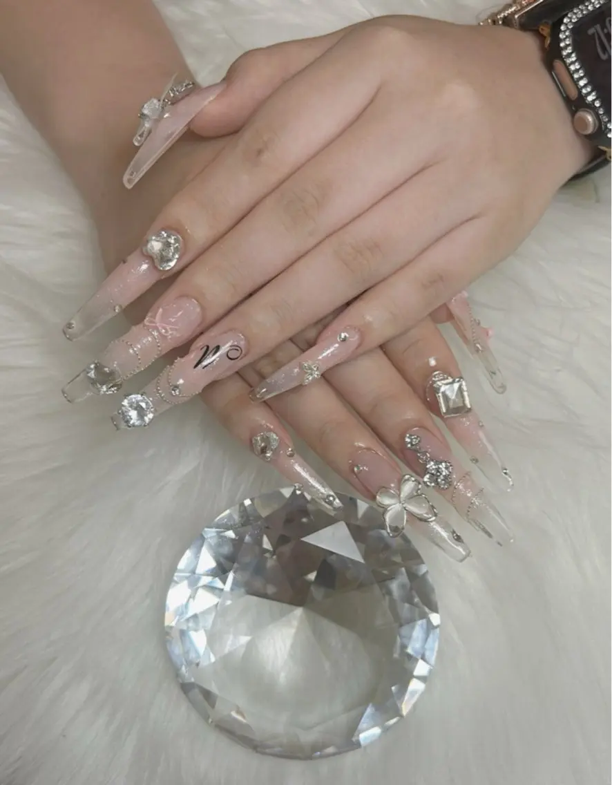 ネイル Luxe nailのネイルデザイン